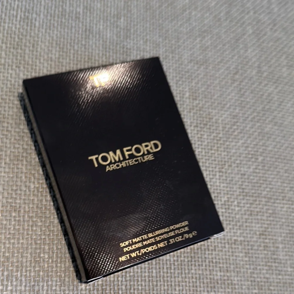 Tom Ford Architecture Soft Matte Blurring Powder in Sahara dust shade brand new